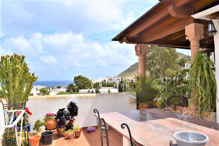 Image No.27-5 Bed Property for sale