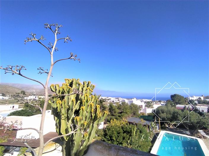 Image No.33-5 Bed Property for sale