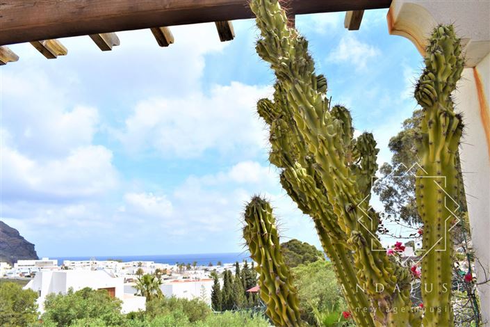 Image No.39-5 Bed Property for sale