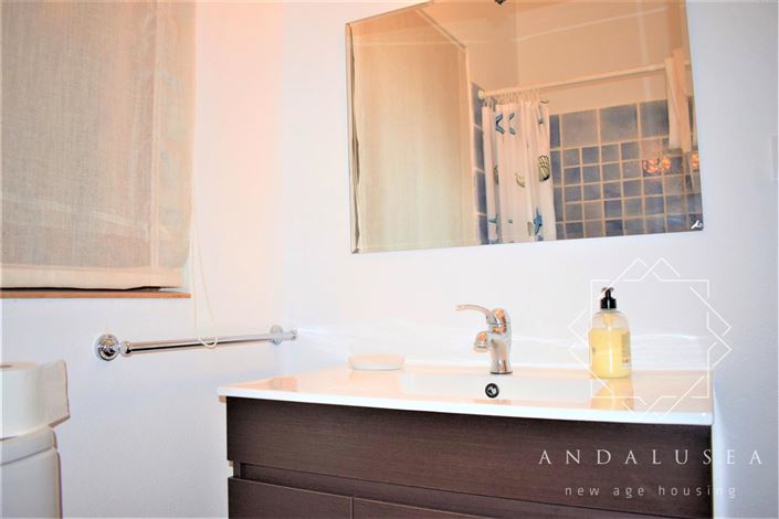 Image No.40-5 Bed Property for sale