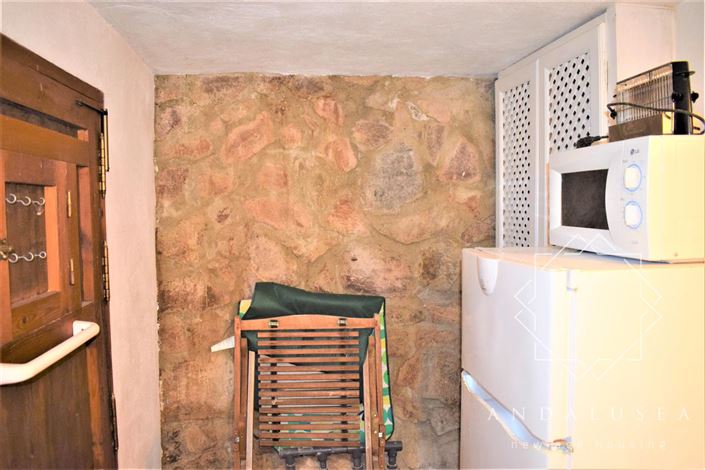 Image No.46-5 Bed Property for sale