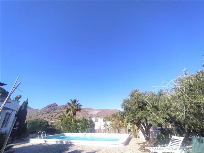 Image No.56-5 Bed Property for sale