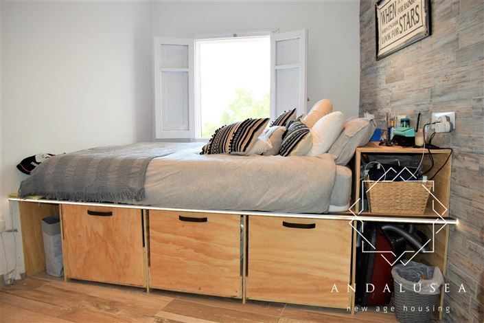 Image No.15-2 Bed Property for sale