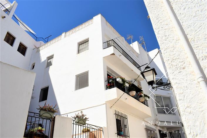 Image No.37-2 Bed Property for sale