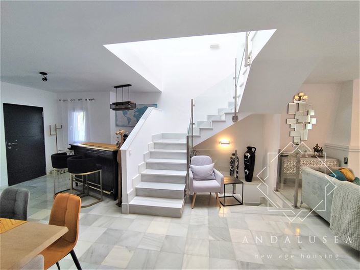 Image No.11-4 Bed Property for sale