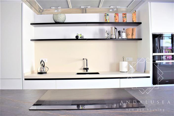 Image No.16-4 Bed Property for sale