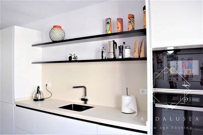 Image No.17-4 Bed Property for sale