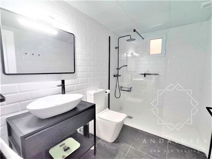 Image No.44-4 Bed Property for sale