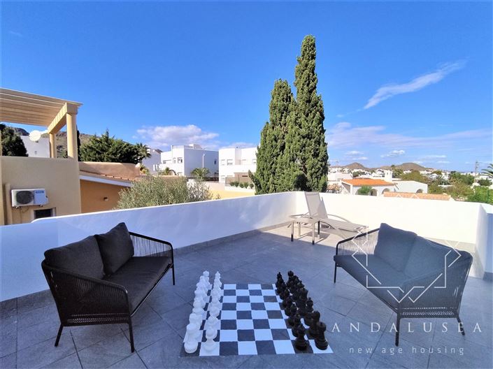 Image No.53-4 Bed Property for sale