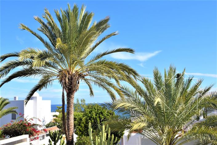 Image No.58-4 Bed Property for sale