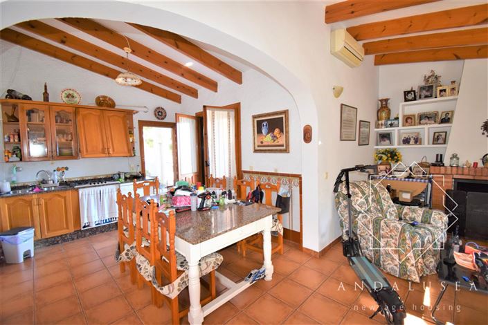 Image No.15-4 Bed Property for sale