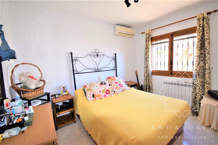 Image No.21-4 Bed Property for sale