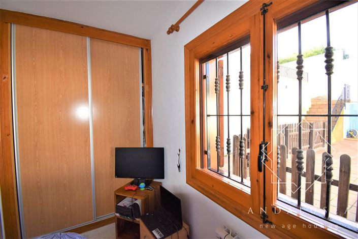 Image No.25-4 Bed Property for sale