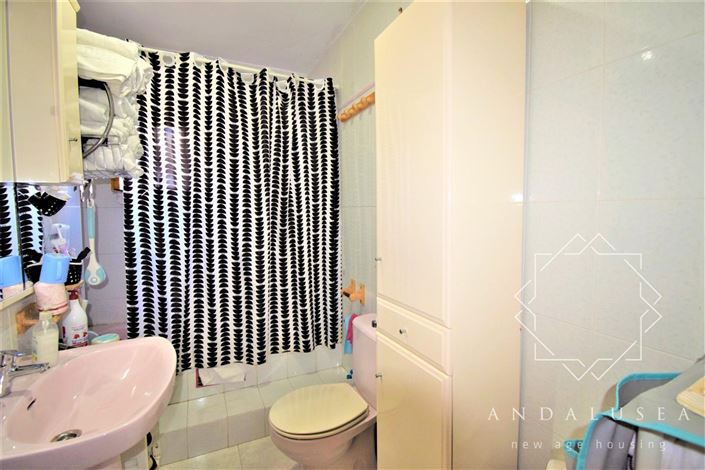 Image No.27-4 Bed Property for sale