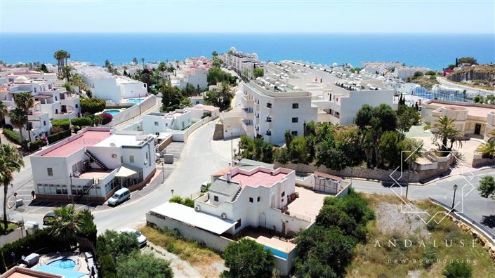 Image No.52-4 Bed Property for sale