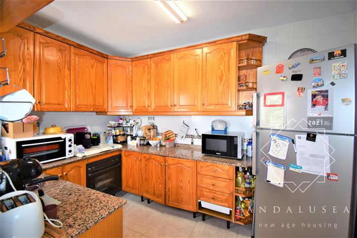 Image No.10-4 Bed Property for sale