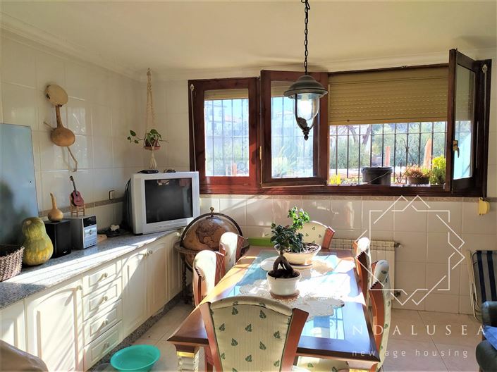 Image No.13-5 Bed Property for sale