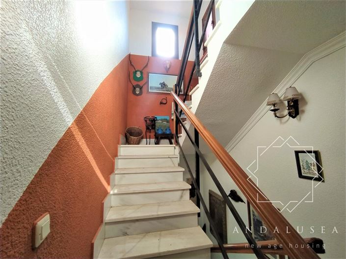 Image No.22-5 Bed Property for sale