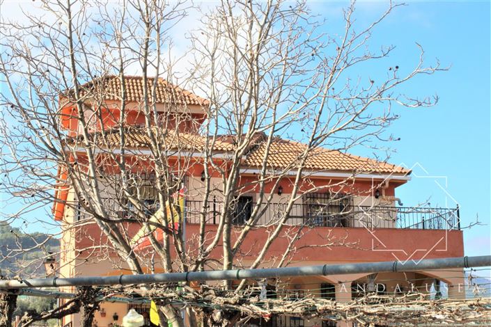 Image No.41-5 Bed Property for sale