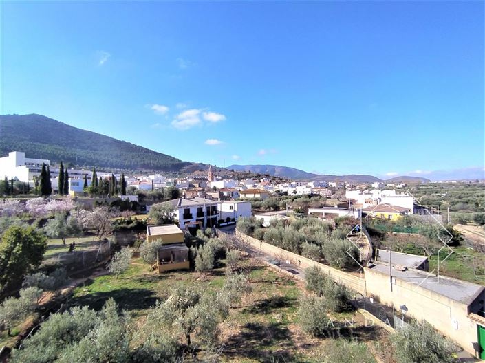 Image No.60-5 Bed Property for sale