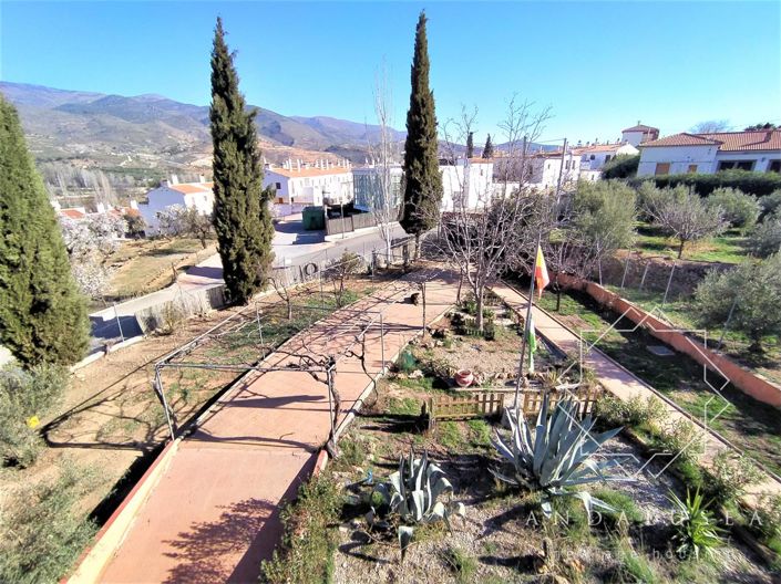 Image No.63-5 Bed Property for sale