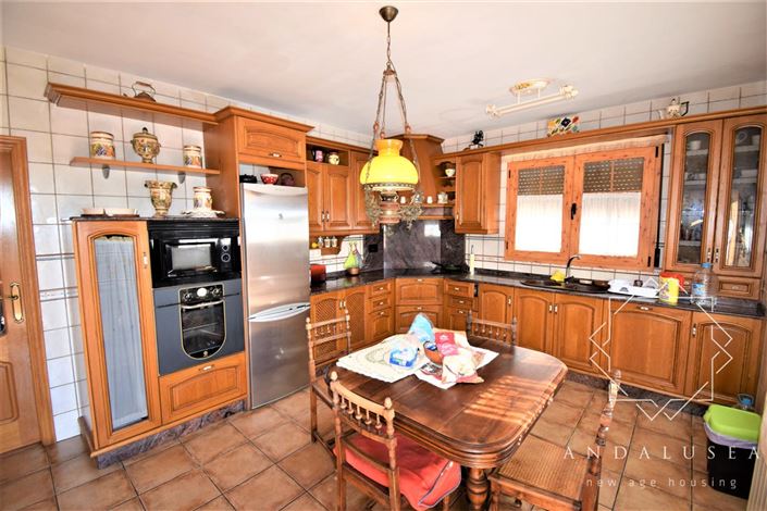 Image No.11-3 Bed Property for sale