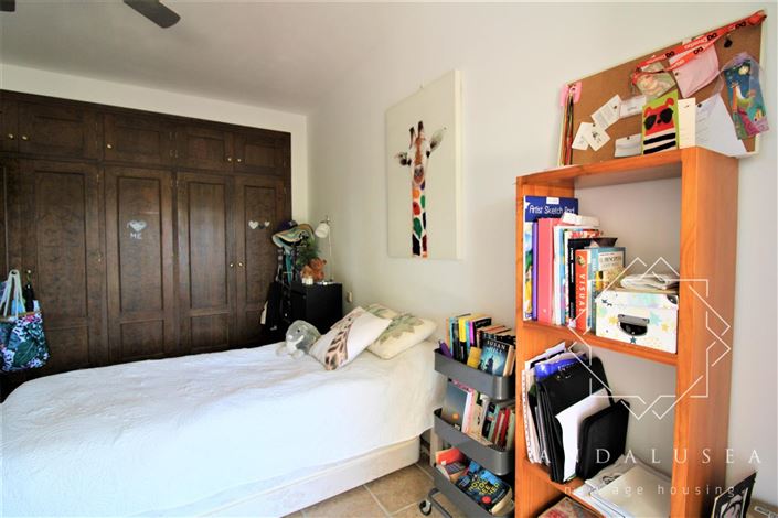 Image No.33-4 Bed Property for sale