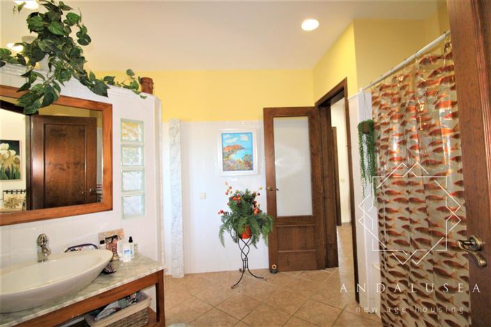 Image No.36-4 Bed Property for sale