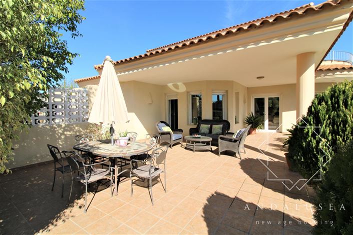 Image No.42-4 Bed Property for sale