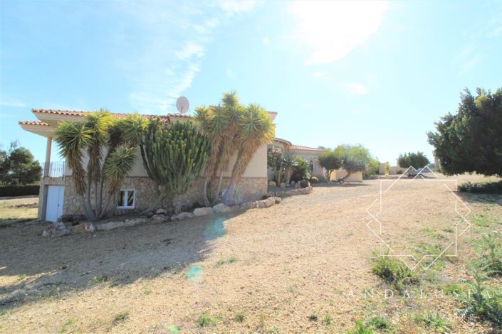 Image No.64-4 Bed Property for sale