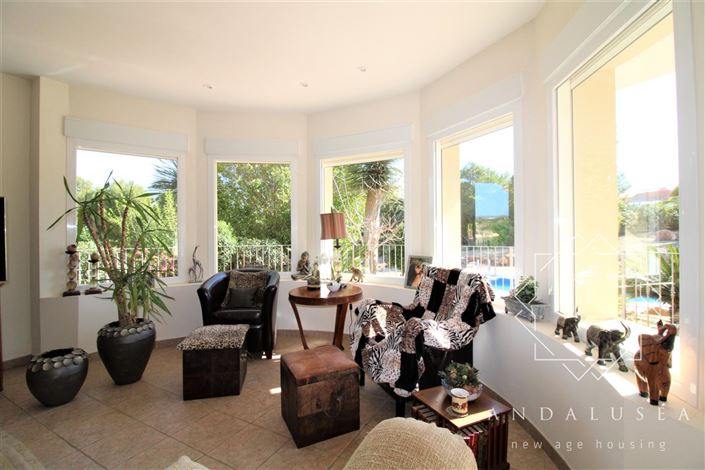 Image No.10-4 Bed Property for sale