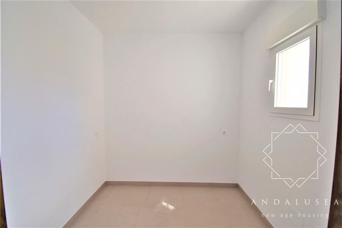 Image No.16-4 Bed Property for sale