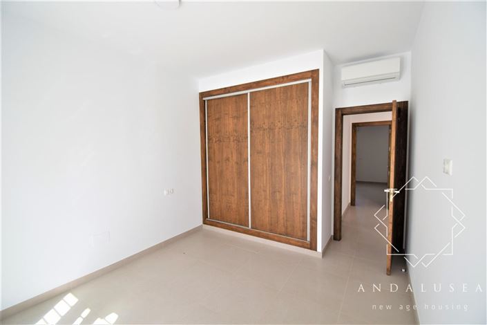 Image No.20-4 Bed Property for sale