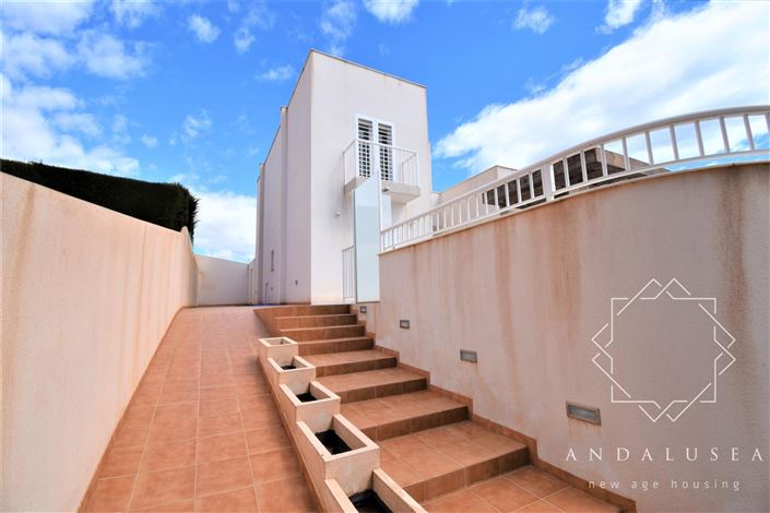 Image No.42-4 Bed Property for sale