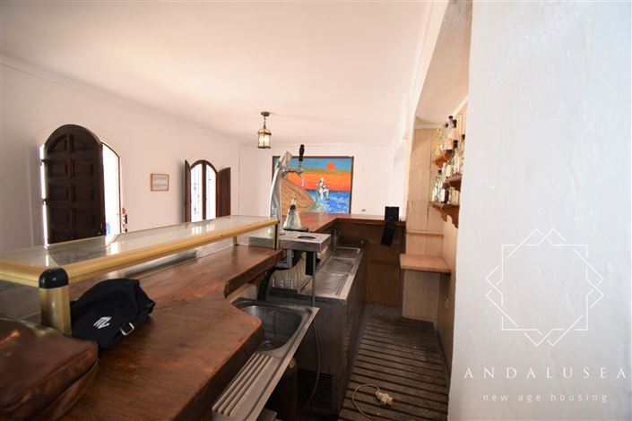 Image No.14-13 Bed Property for sale