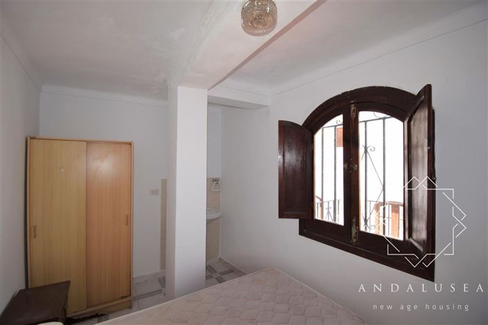 Image No.39-13 Bed Property for sale