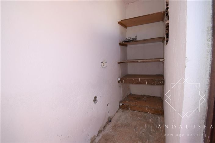 Image No.46-13 Bed Property for sale