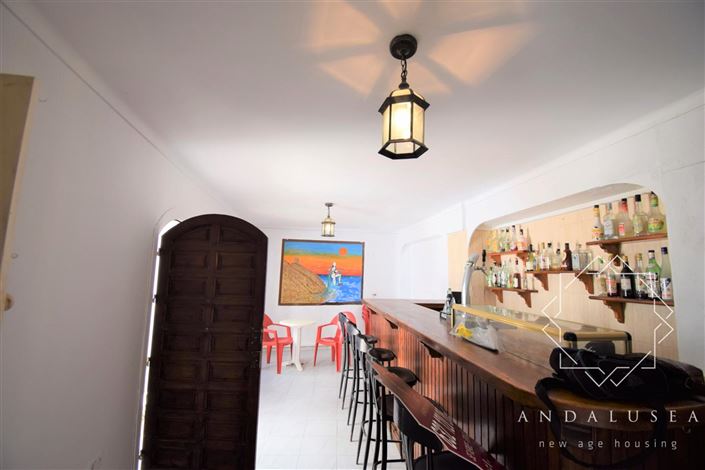 Image No.10-13 Bed Property for sale