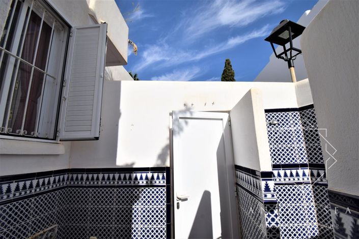 Image No.16-3 Bed Property for sale