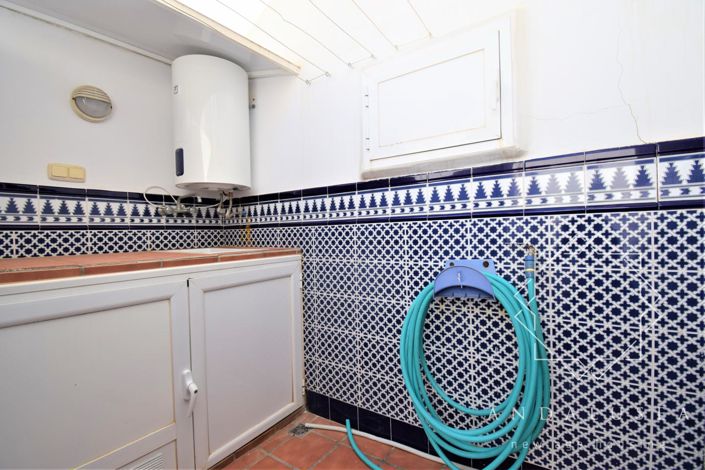 Image No.18-3 Bed Property for sale