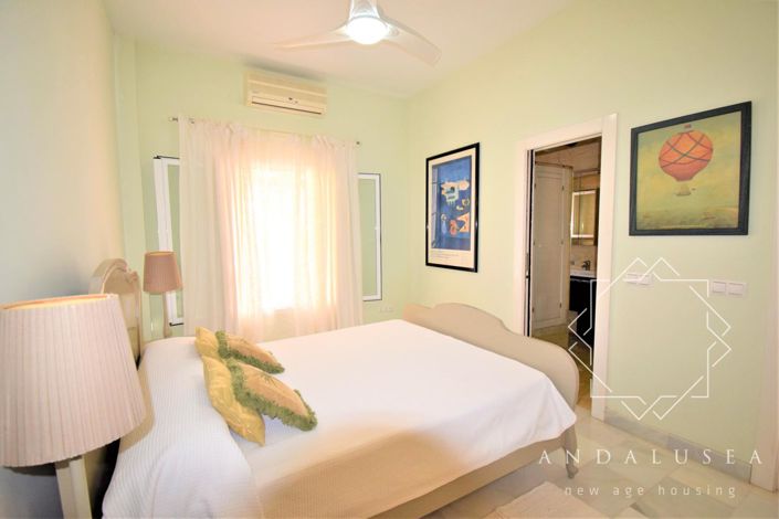 Image No.20-3 Bed Property for sale