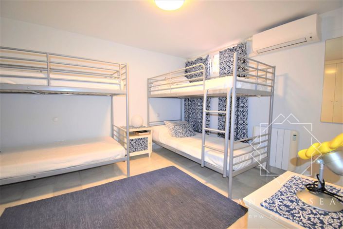 Image No.28-3 Bed Property for sale