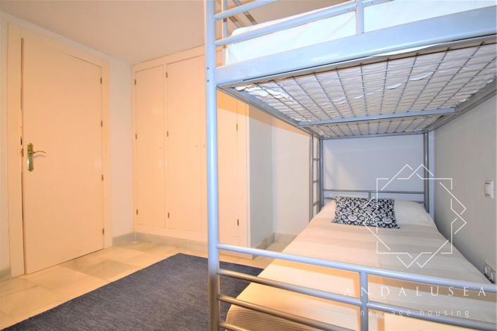 Image No.29-3 Bed Property for sale