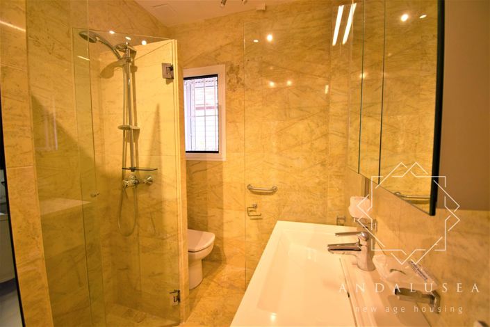 Image No.33-3 Bed Property for sale