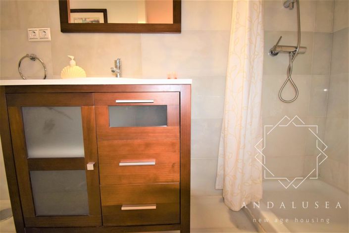 Image No.37-3 Bed Property for sale