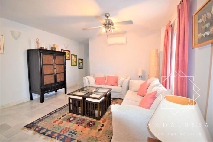 Image No.10-3 Bed Property for sale