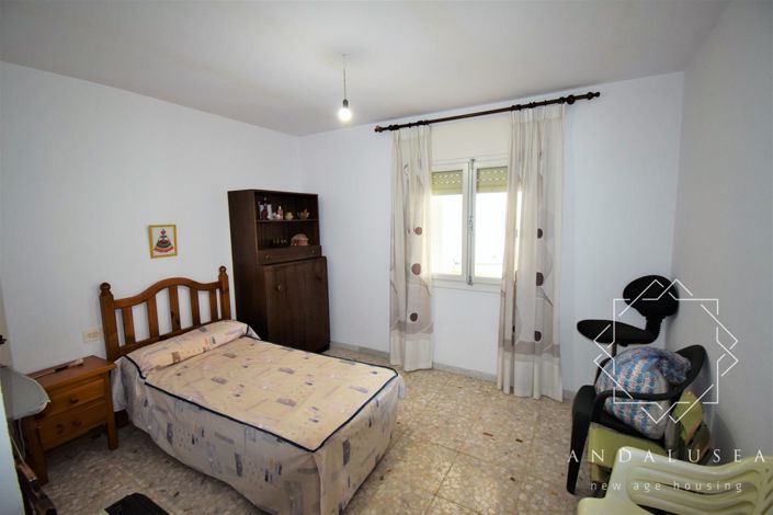 Image No.15-4 Bed Property for sale