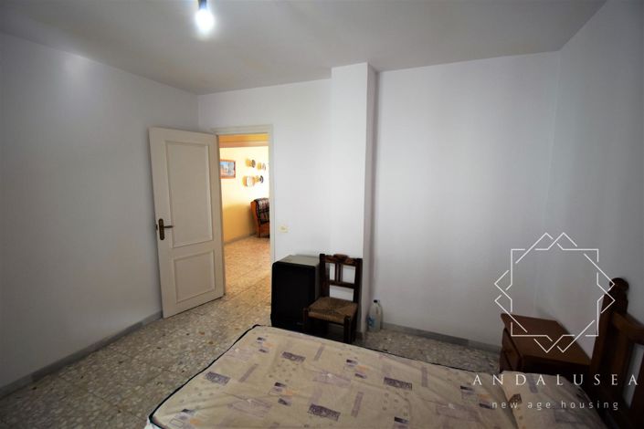 Image No.19-4 Bed Property for sale