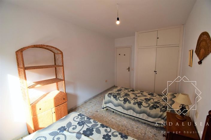 Image No.24-4 Bed Property for sale