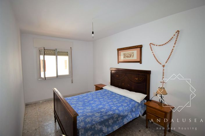 Image No.27-4 Bed Property for sale